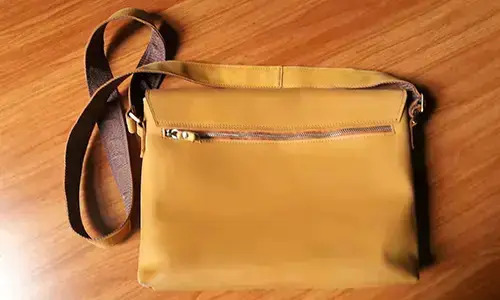 gallery-beige-leather-shoulder-bag-1