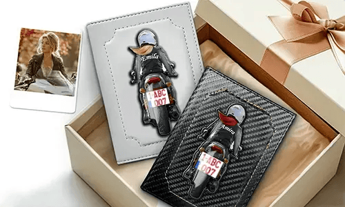 Gepersonaliseerde documenthouder voor motorfiets met naam en kenteken - geweldig cadeau voor je vrouw.