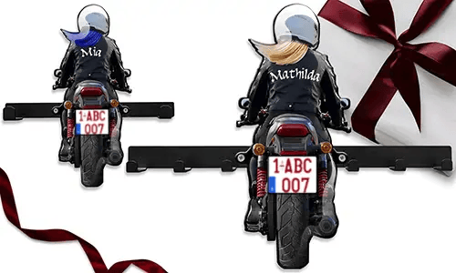Einzigartige Schlüsselhalter-Wand für deine Motorradfahrerin mit ihrem Namen und Kennzeichen