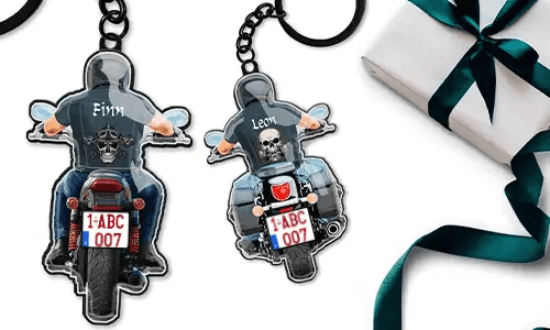 Llavero de moto personalizado con nombre y matrícula – regalo para tu hijo