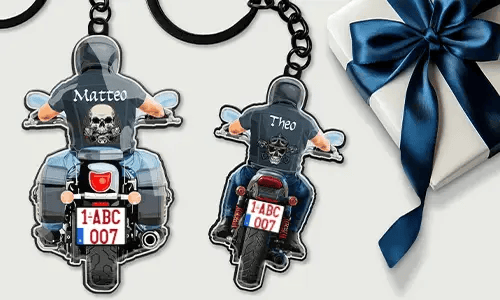 Personalizowany brelok motocyklowy z imieniem i tablicą – prezent dla ciebie