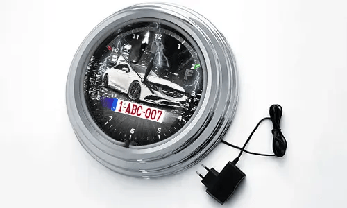 Orologio da parete al neon per un automobilista