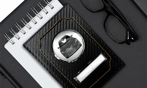 KFZ SCHEINHÜLLE SCHWARZ NEBEN DER BRILLE