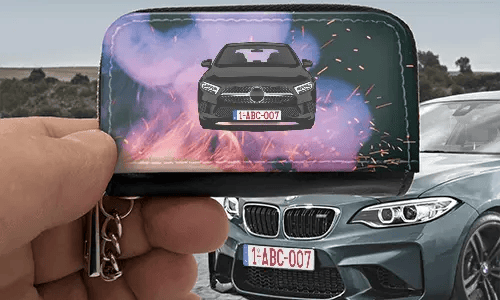 autoschlüssel cover mit Feuer Hintergrund in der Hand autoschlüssel cover