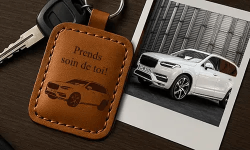 gallery-personalized-leather-keychain-with-engraving-2