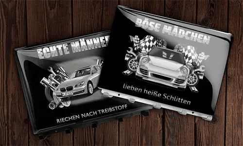 schlüsselbrett design in zwei Varianten auf dem Holz designer schlüsselbrett