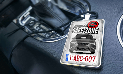Auto-Safezone-Anhänger mit Weiß Leder Hintergrund im Wagen Auto-Safezone-Anhänger