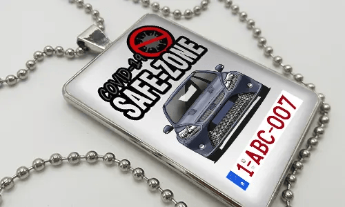 Auto-Safezone-Anhänger mit Weiß Hintergrund und Metallkette Auto-Safezone-Anhänger