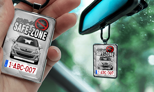 Auto-Safezone-Anhänger mit Weiß Leder Hintergrund nd Lederkette im Wagen Safezone-Anhänger