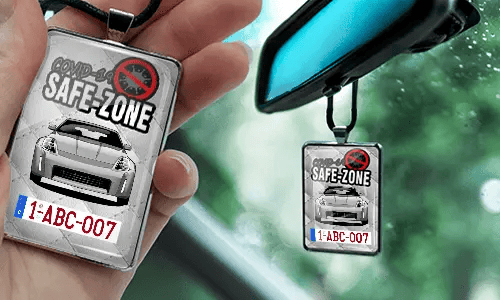Auto-Safezone-Anhänger mit Weiß Leder Hintergrund nd Lederkette im Wagen Safezone-Anhänger