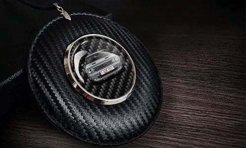 autospiegelanhänger mit foto auf dem Tisch Rückspiegelanhänger